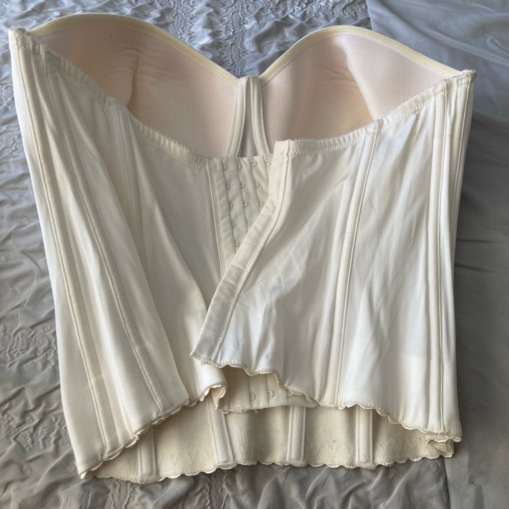 White longline bra - Picture 2 of 3